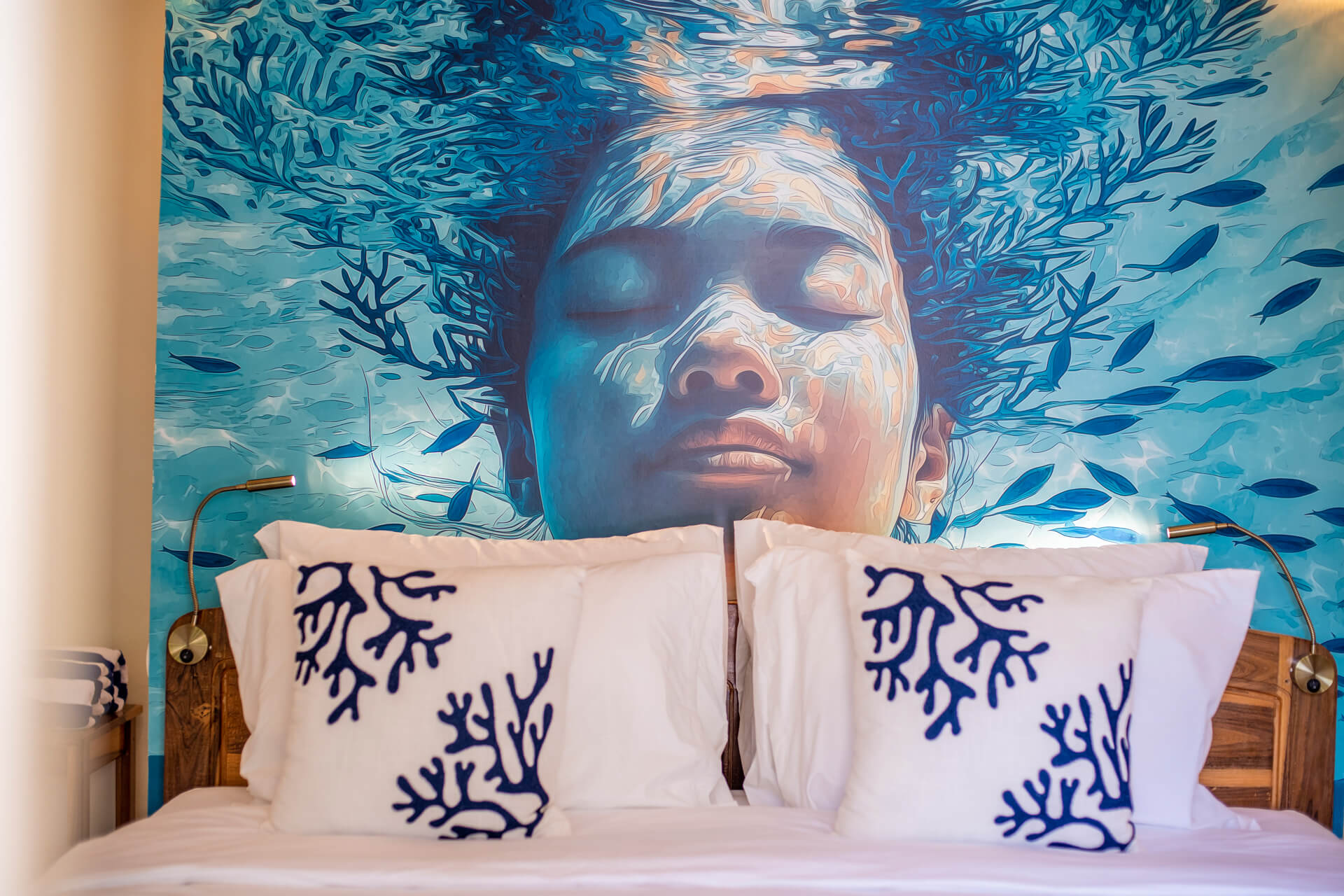 Aqua-House-02-Bedroom-01