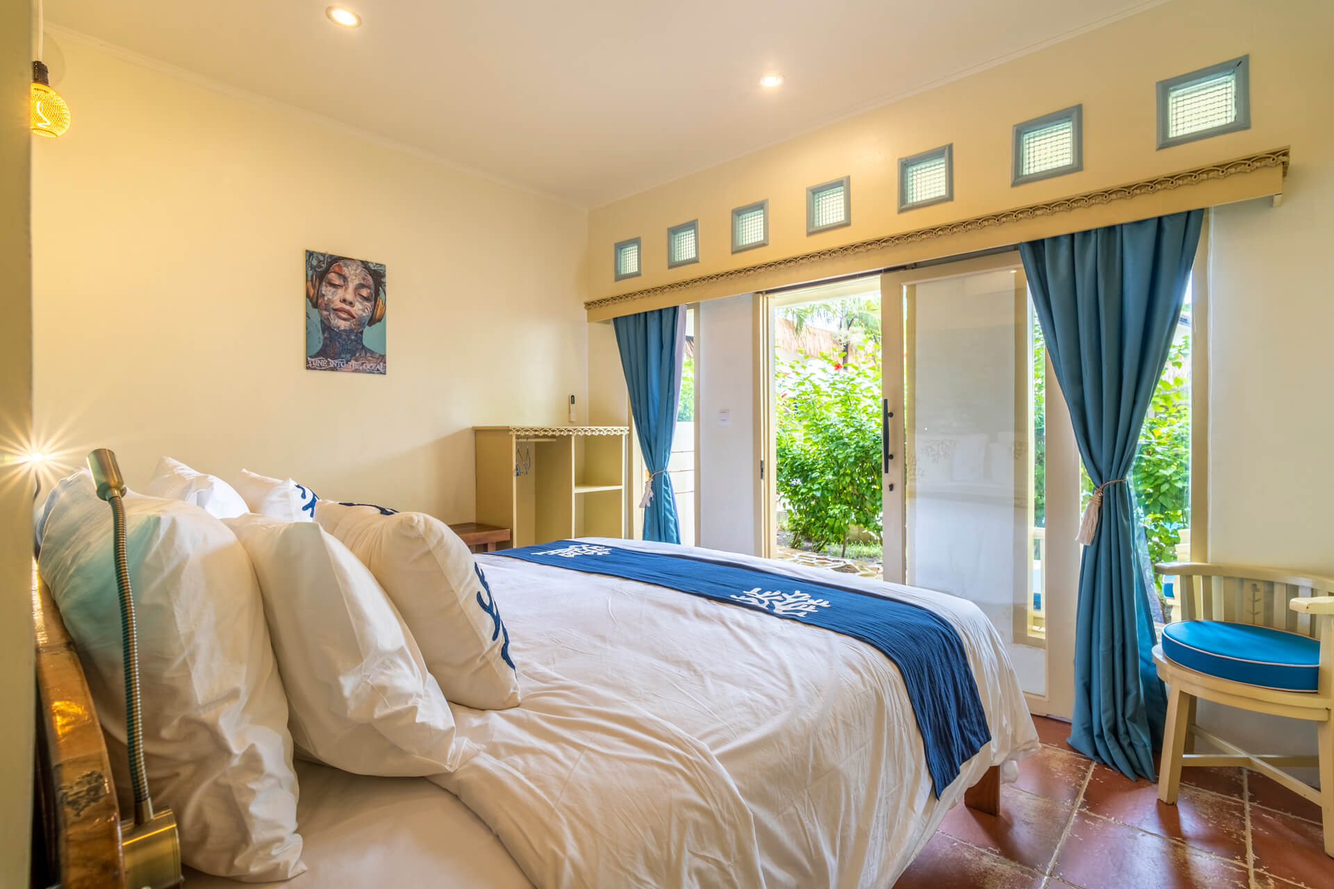 Aqua-House-02-Bedroom-07