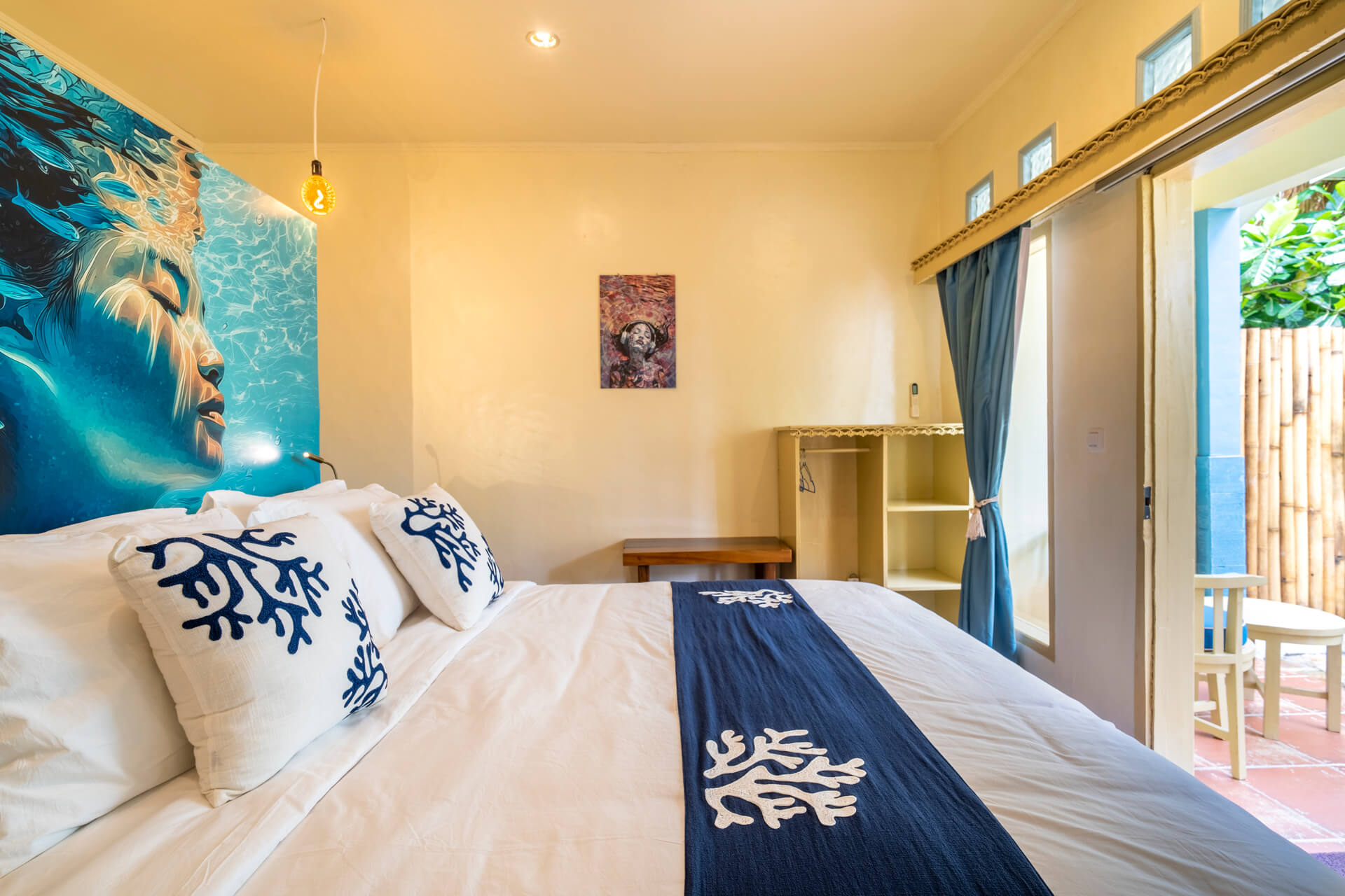 Aqua-House-03-Bedroom-01