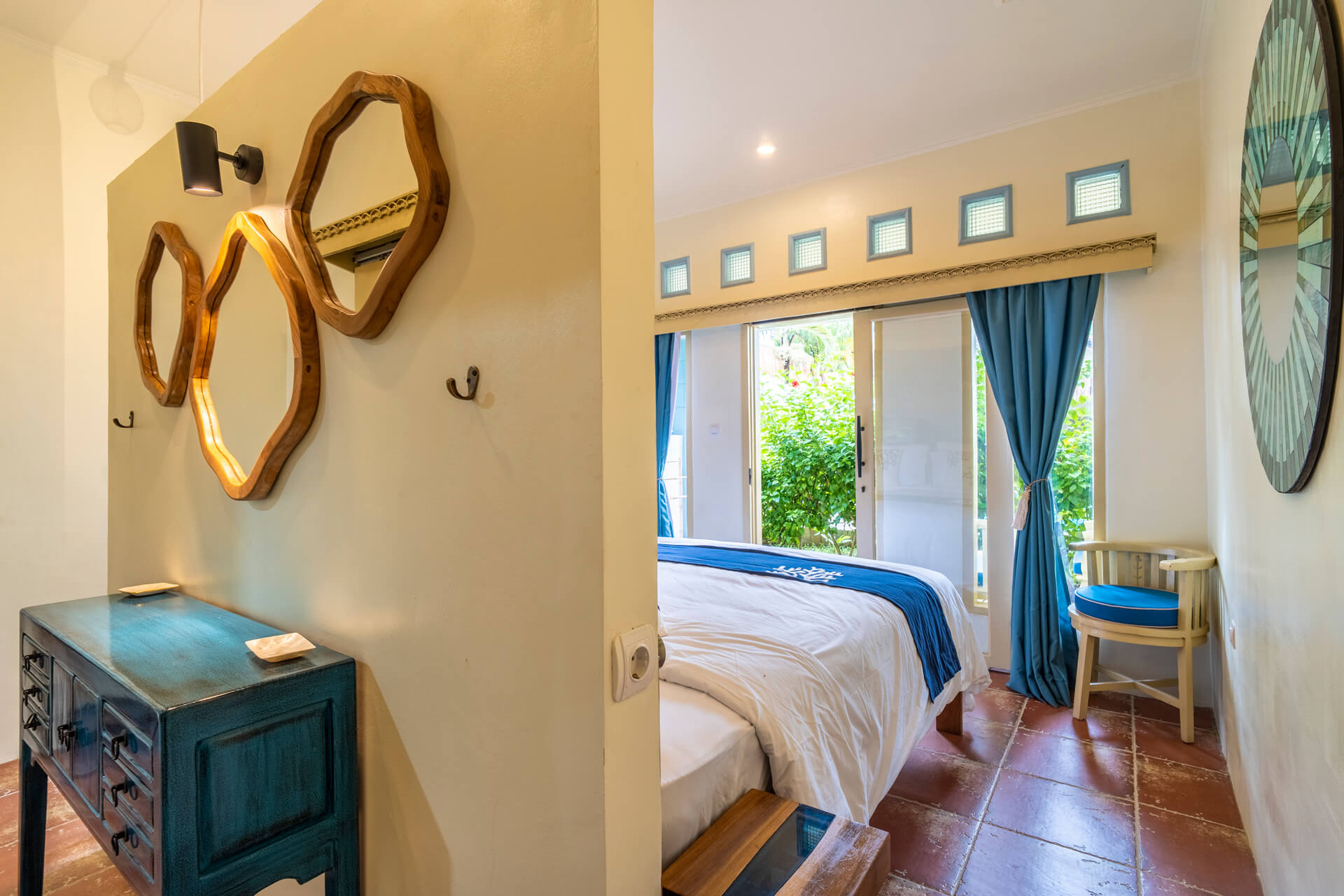 Aqua-House-03-Bedroom-05