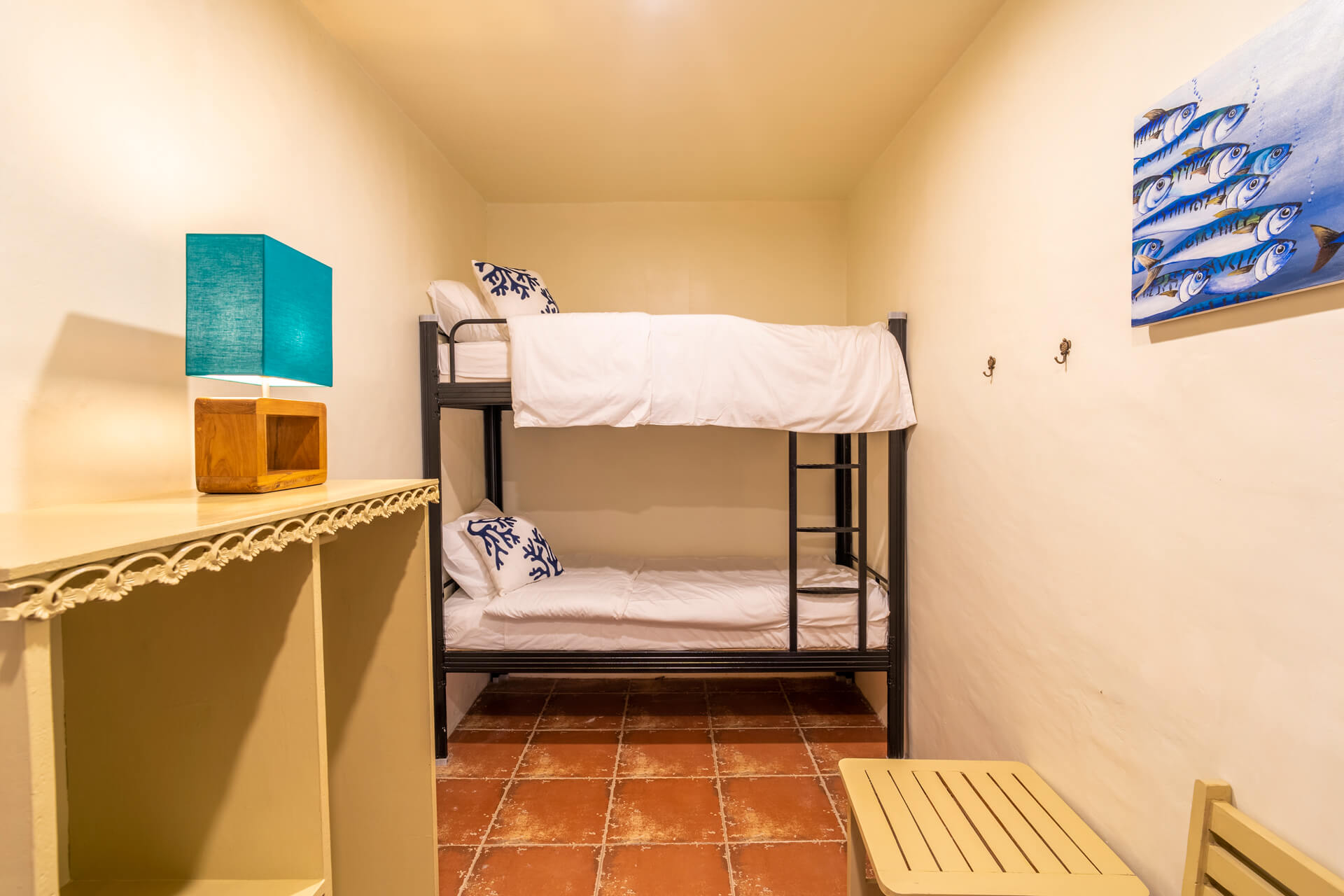 Aqua-House-04-Bedroom-02